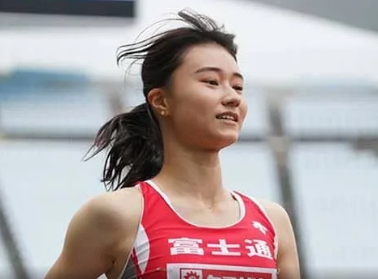 競技に臨む田中佑美選手